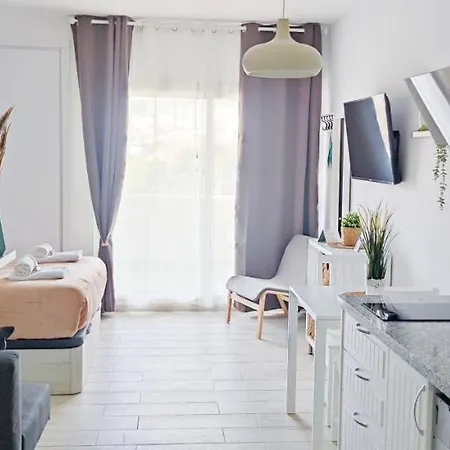 Apartment El Estudio De La Playa Benalbeach 804 Holidays Paradise